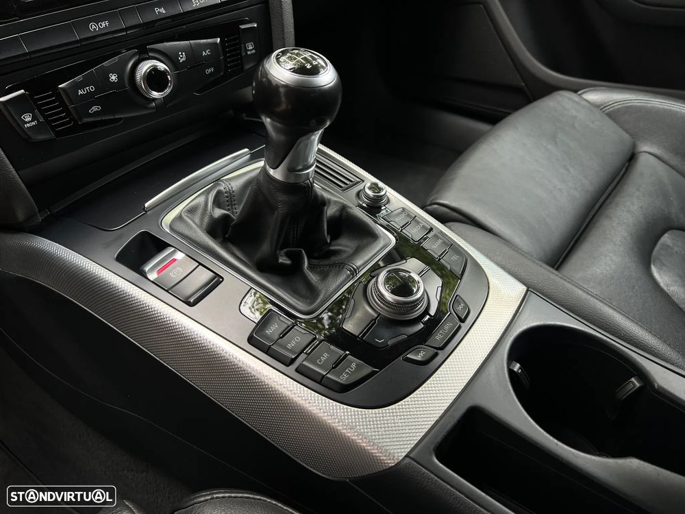 Audi A4 Avant 2.0 TDI Business Line S-line - 26