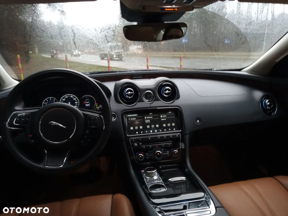 Jaguar XJ 3.0 T AWD R-Sport - 20