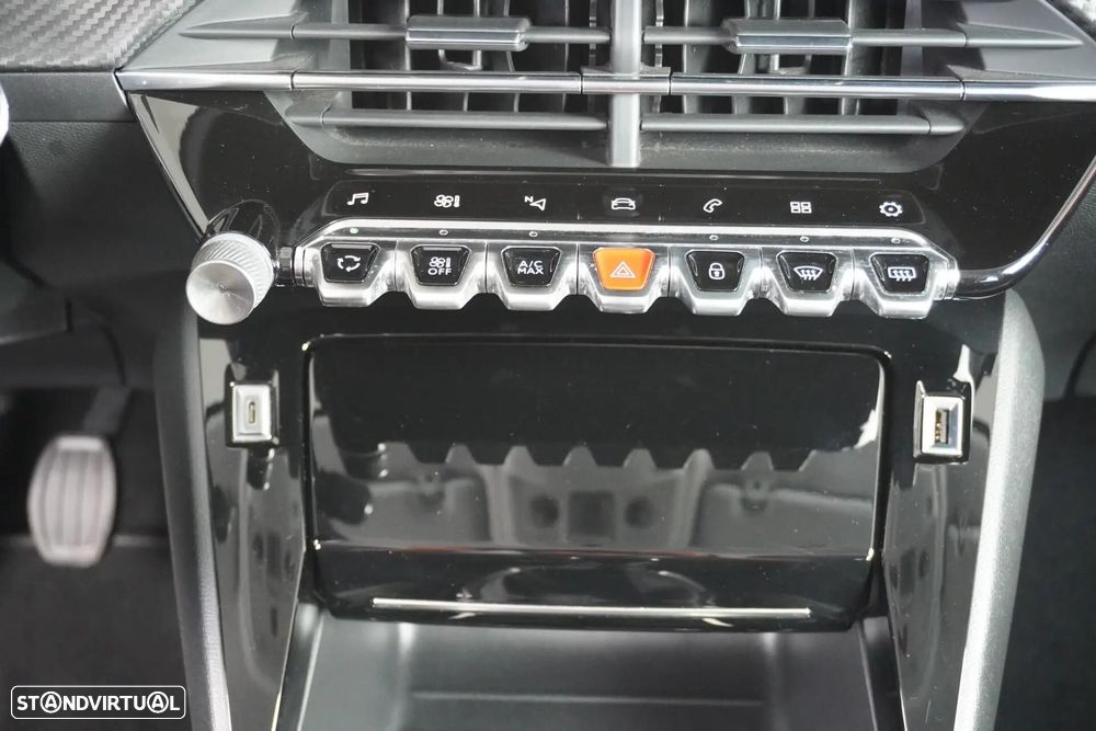 Peugeot 208 1.2 PureTech Allure — fotografia 16