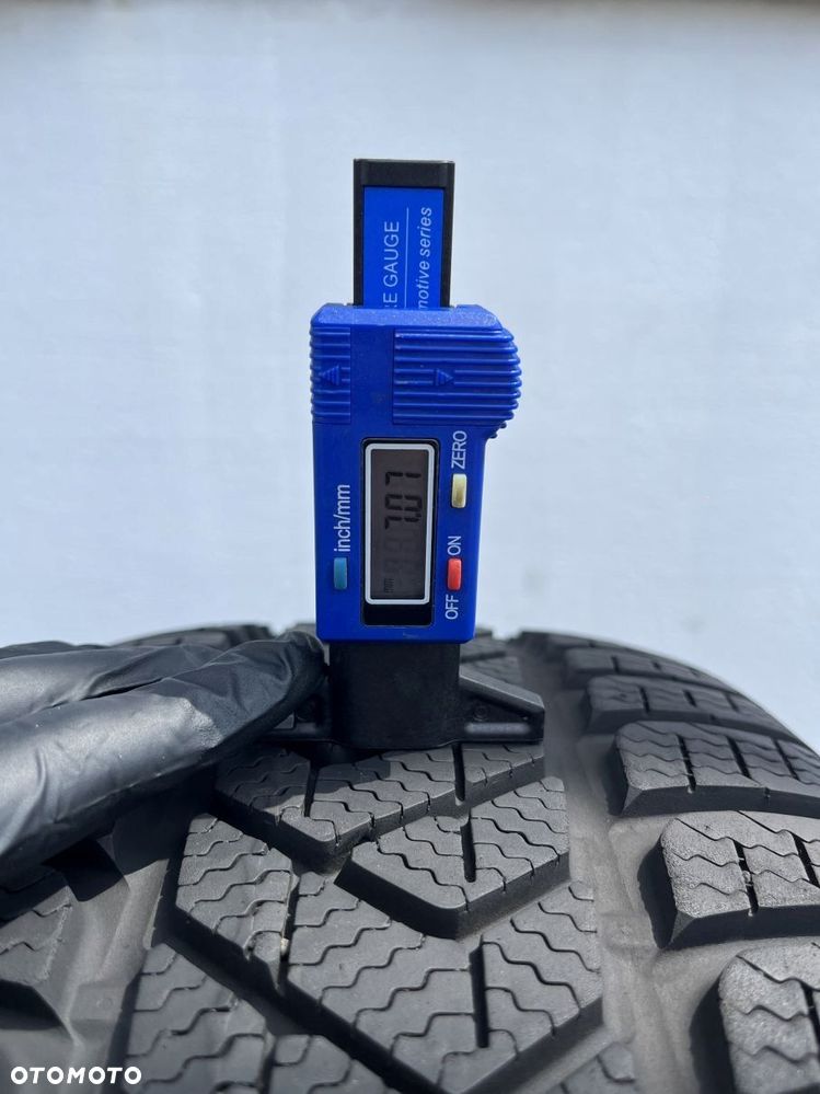 OPONY 235/45/19 99V PIRELLI WINTER SOTTOZERO 3 MO - 6