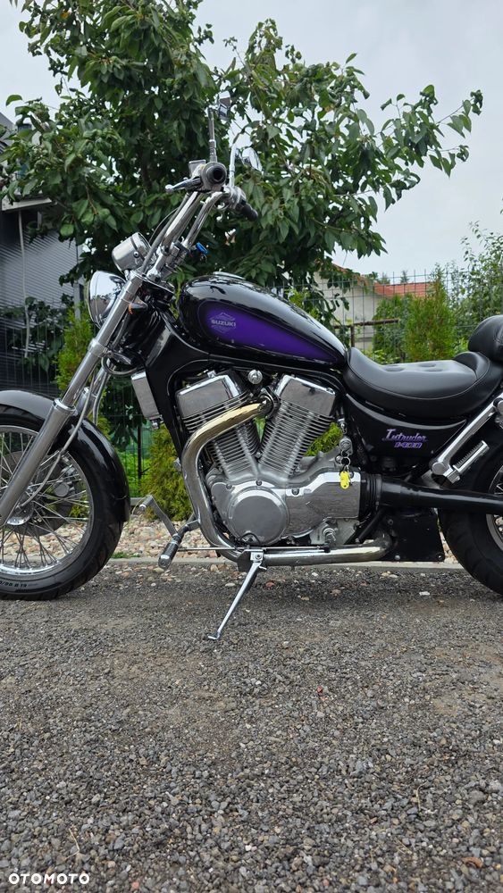 Suzuki Intruder - 12