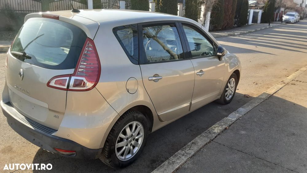 Renault Scenic - 1