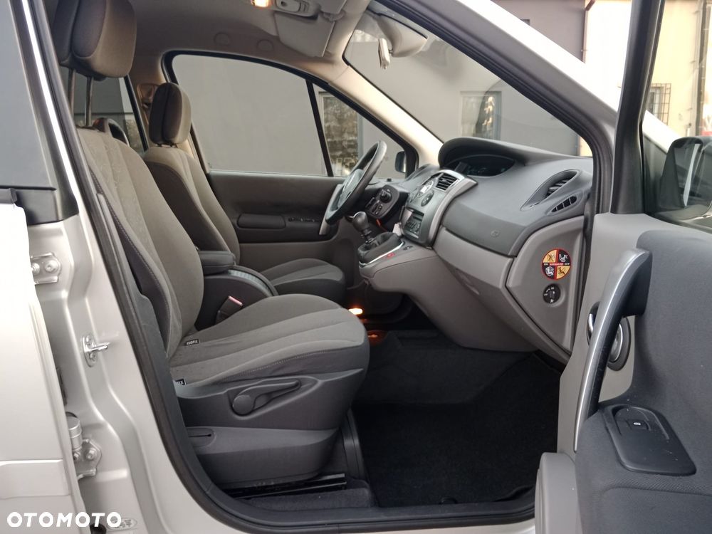 Renault Grand Scenic 1.6 16V 110 Expression - 13