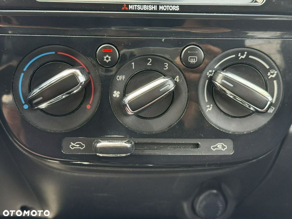 Mitsubishi Space Star 1.2 Intense CVT - 21