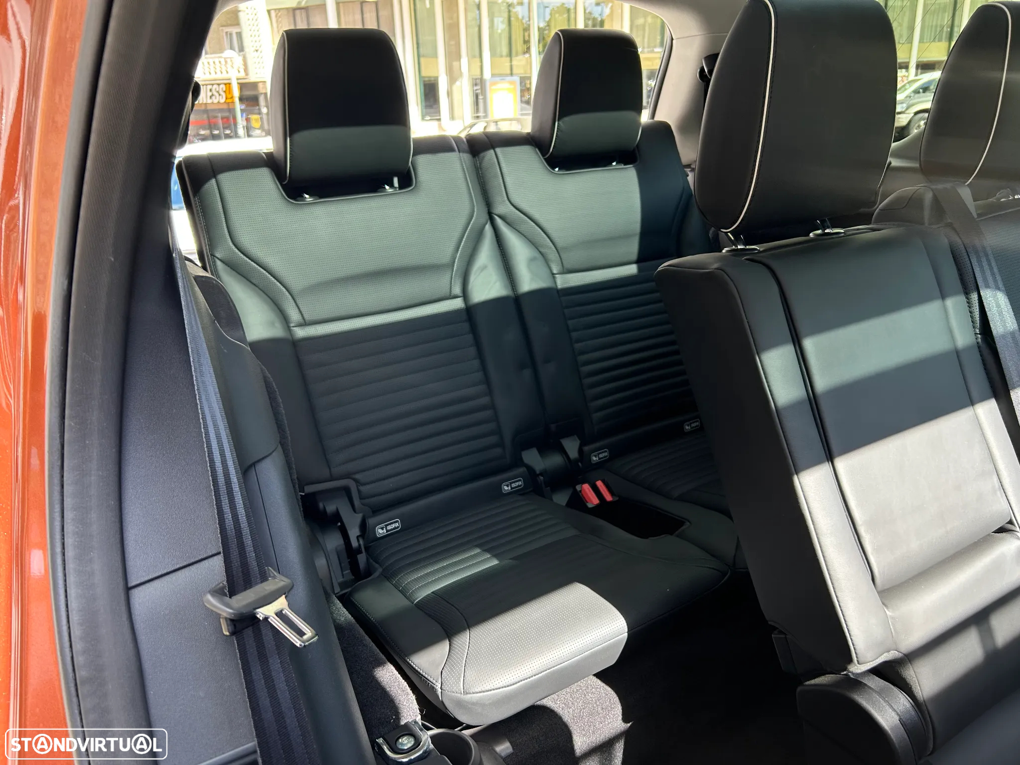 Land Rover Discovery 3.0 Si6 HSE Luxury Auto - 9