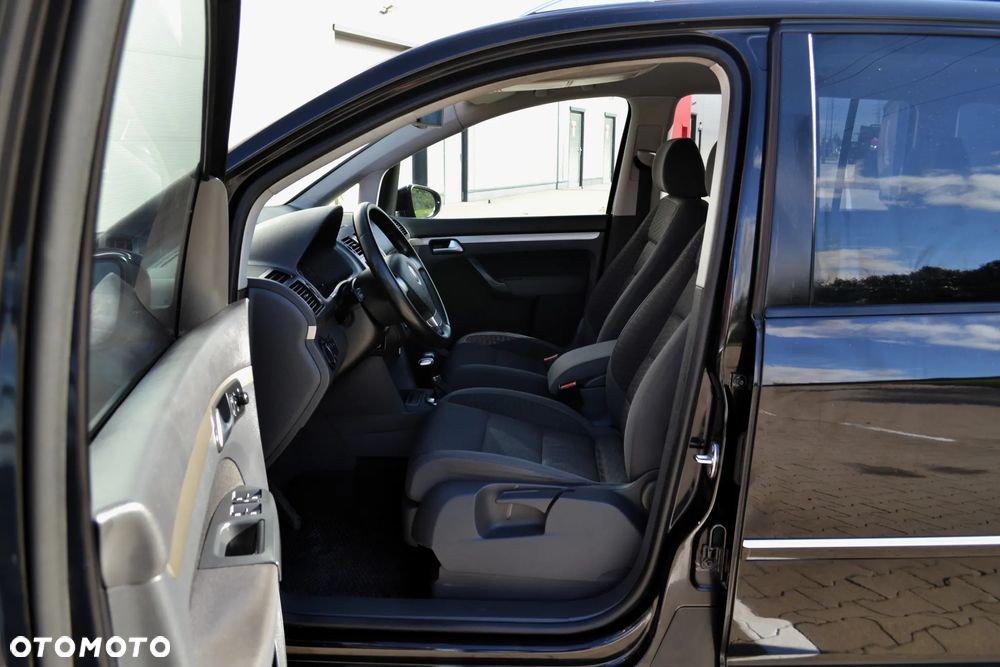 Volkswagen Touran 1.9 TDI DPF DSG Highline - 6