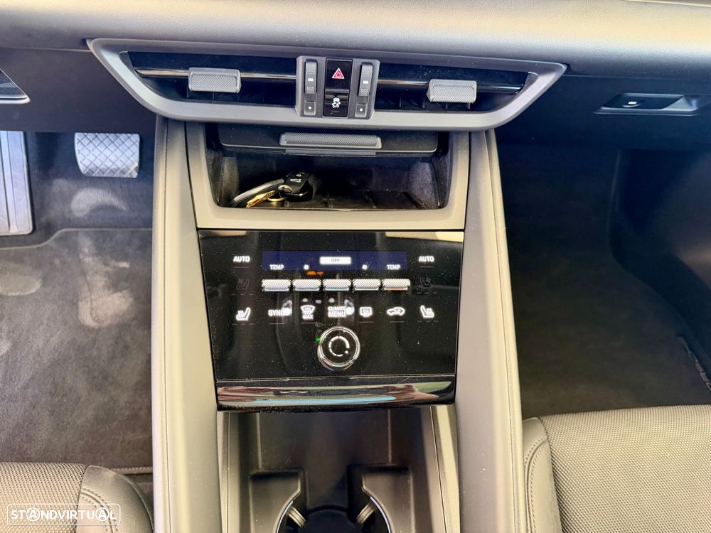 Porsche Macan Electric - 23