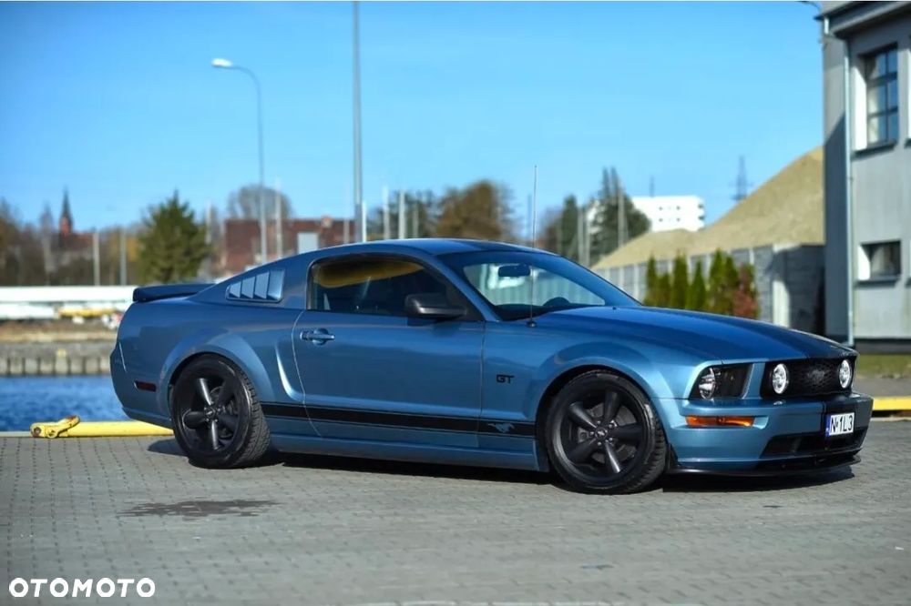 Ford Mustang - 4