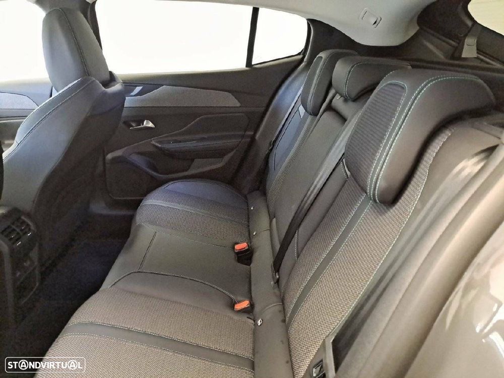 Peugeot 408 1.2 Hybrid Allure e-DCS6 - 10