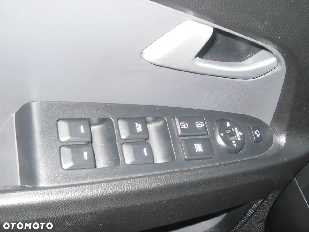 Kia Sportage 1.7 CRDI 2WD Attract - 12