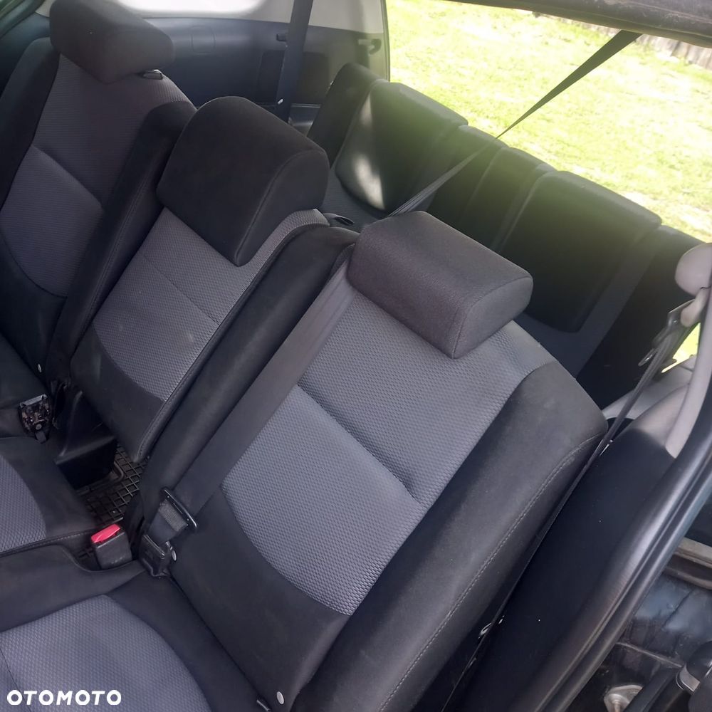 Mazda 5 - 10