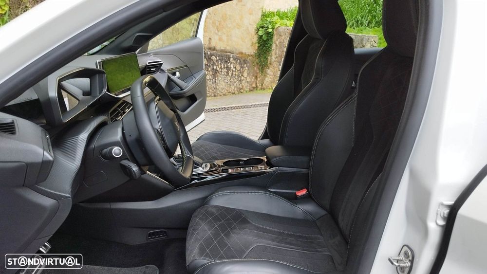 Peugeot e-208 50 kWh GT - 24