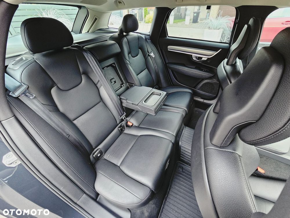 Volvo V90 D3 Momentum Pro - 28