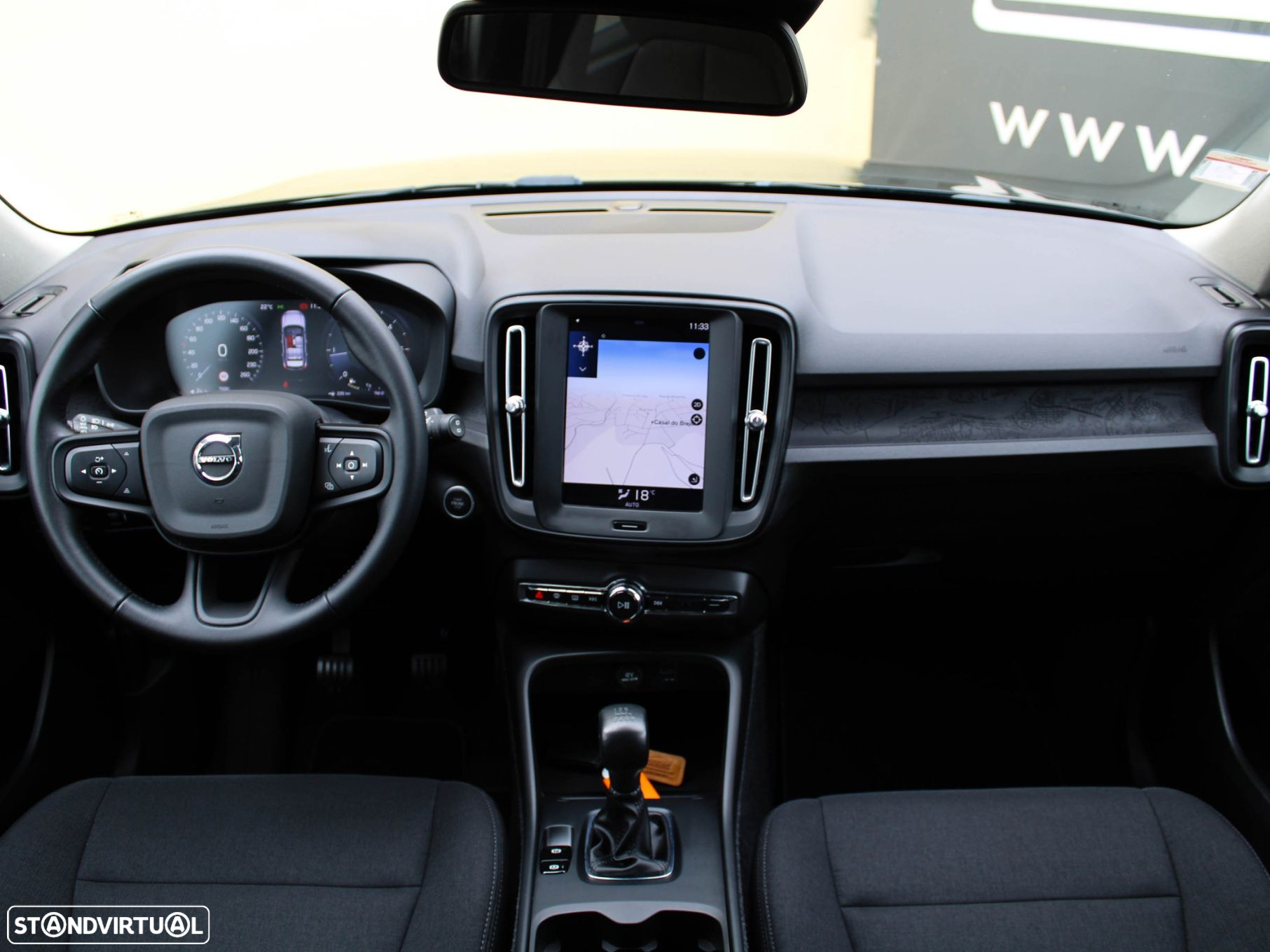 Volvo XC 40 2.0 D3 Momentum Core - 4