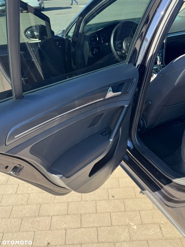 Volkswagen Golf - 9