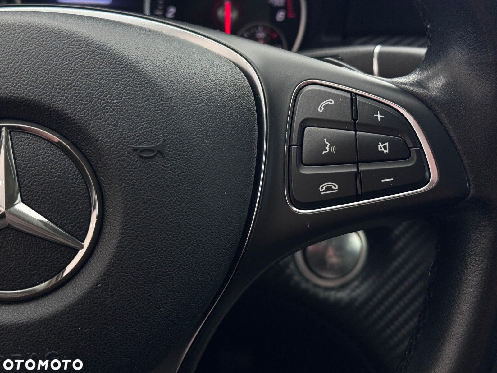Mercedes-Benz GLA 200 d 7G-DCT - 22