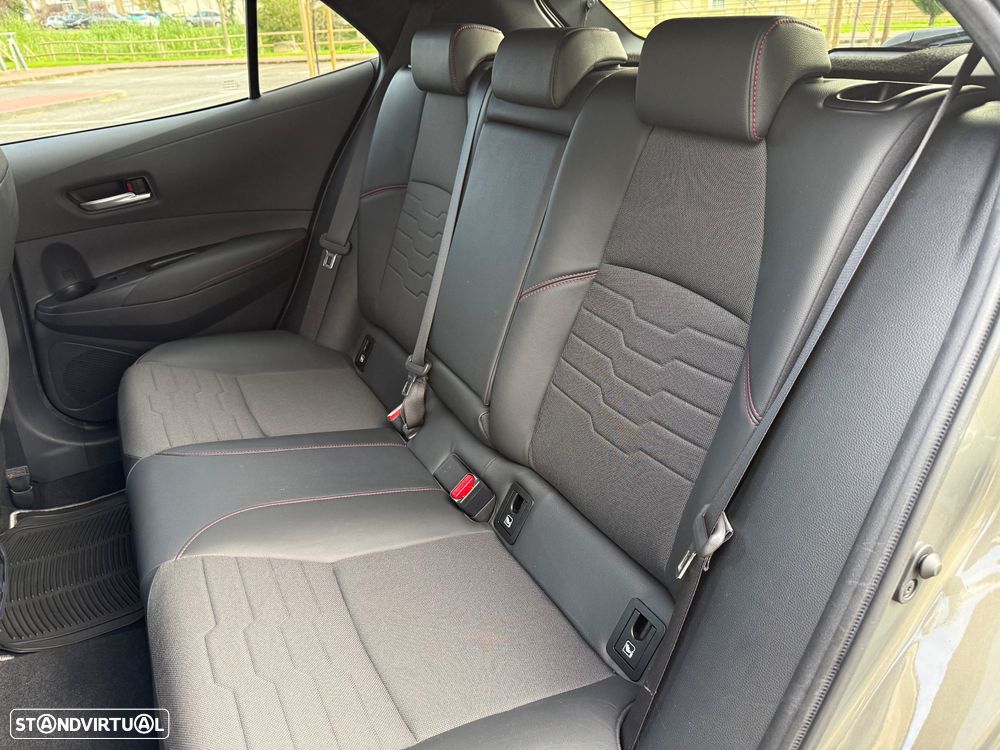 Toyota Corolla 1.8 Hybrid Exclusive - 35