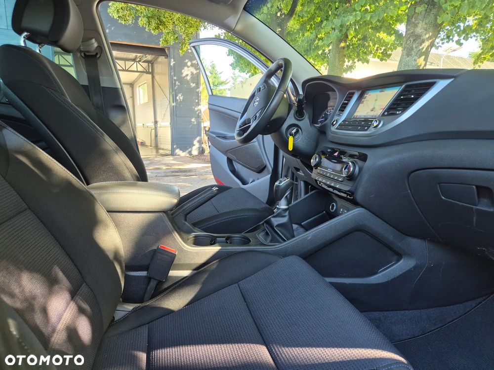 Hyundai Tucson blue 1.6 GDi 2WD Navi - 16