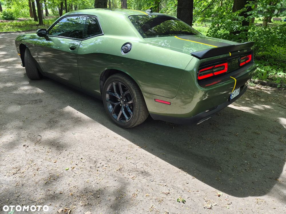 Dodge Challenger - 7