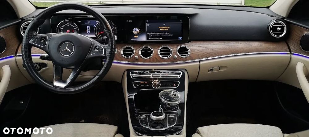 Mercedes-Benz Klasa E 300 9G-TRONIC - 7