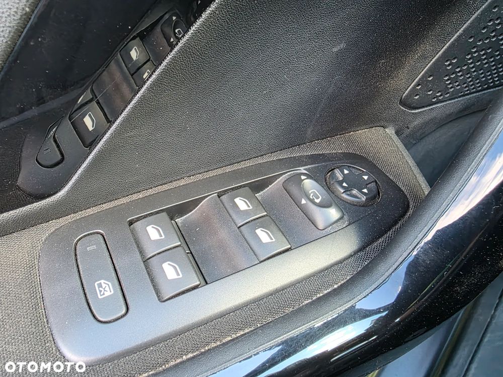 Peugeot 2008 BlueHDi 100 STOP & START Signature - 20