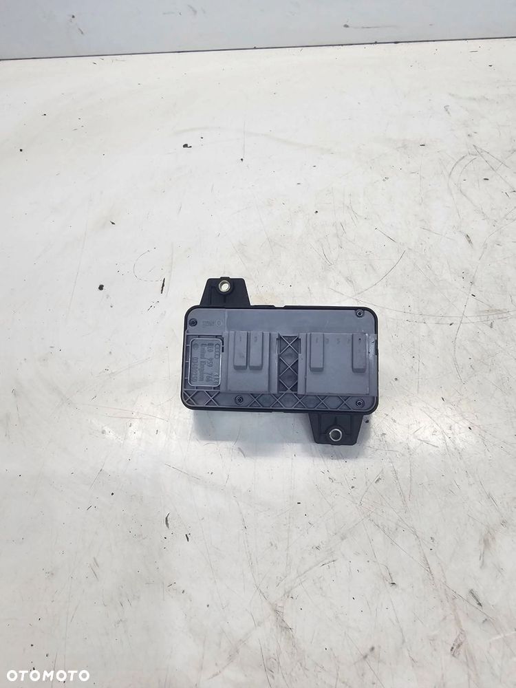 PRZEŁĄCZNIK REGULACJI FOTELA PRAWY AUDI A3 8L 8L0959766 - 2