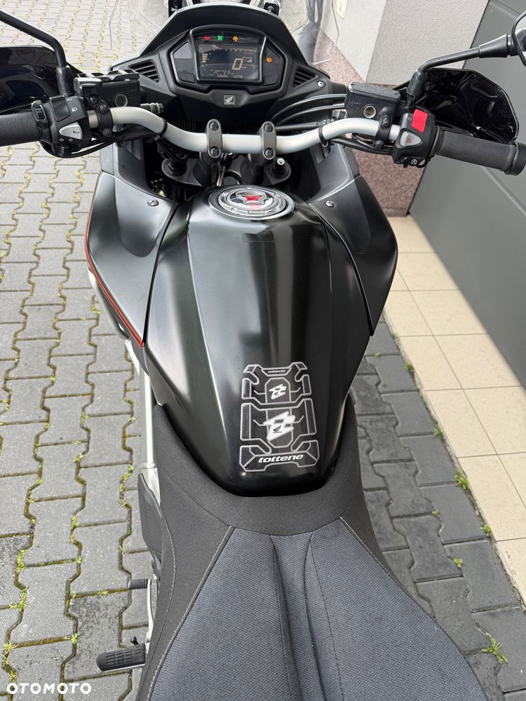Honda VFR - 14