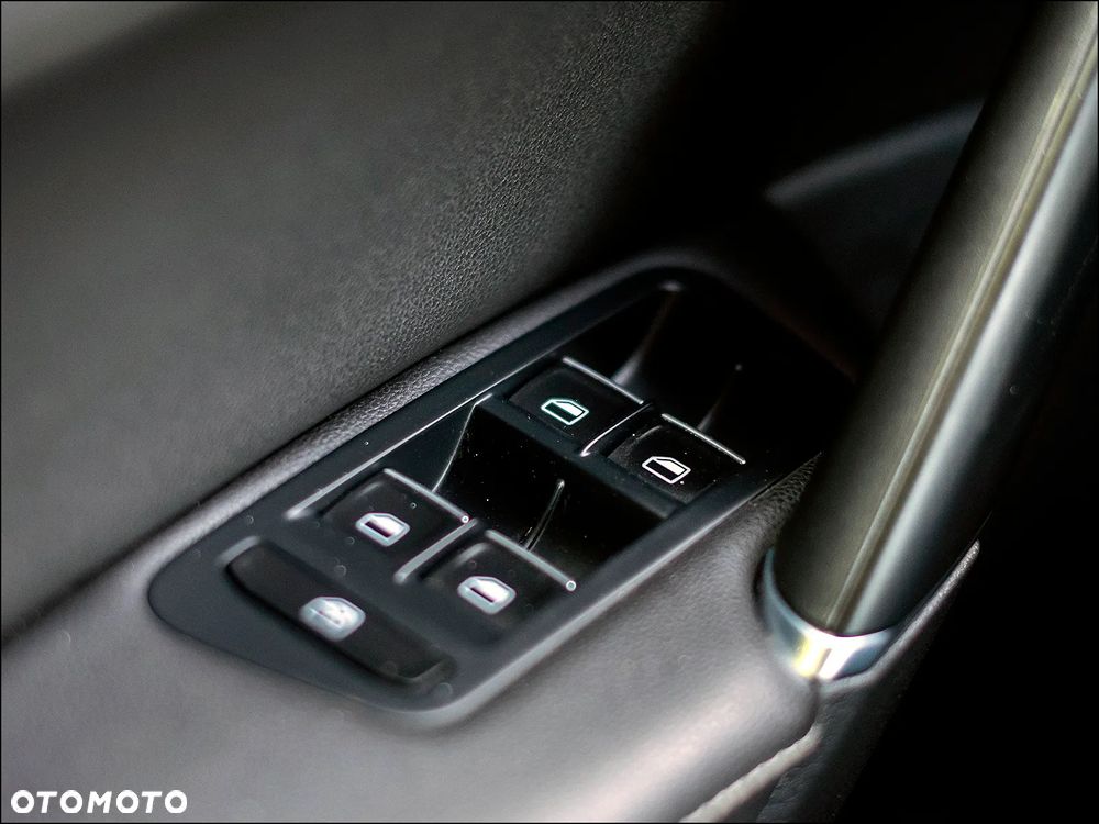 Volkswagen Golf - 31