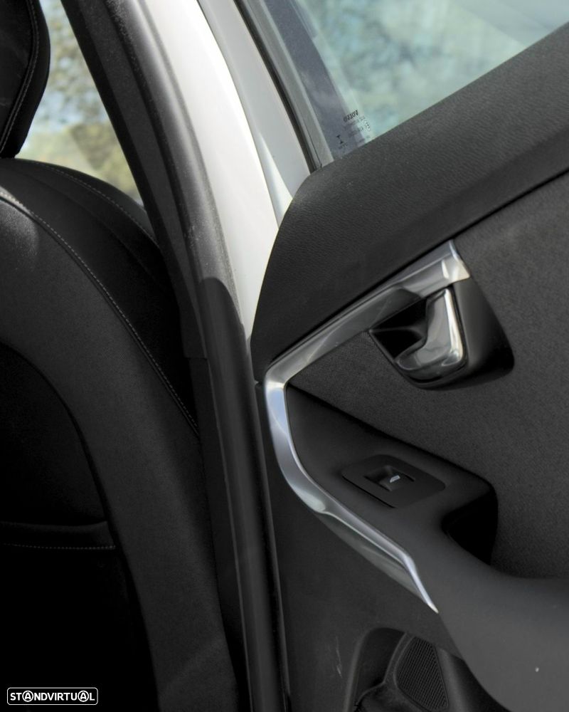 Volvo V40 1.6 D2 Momentum - 10