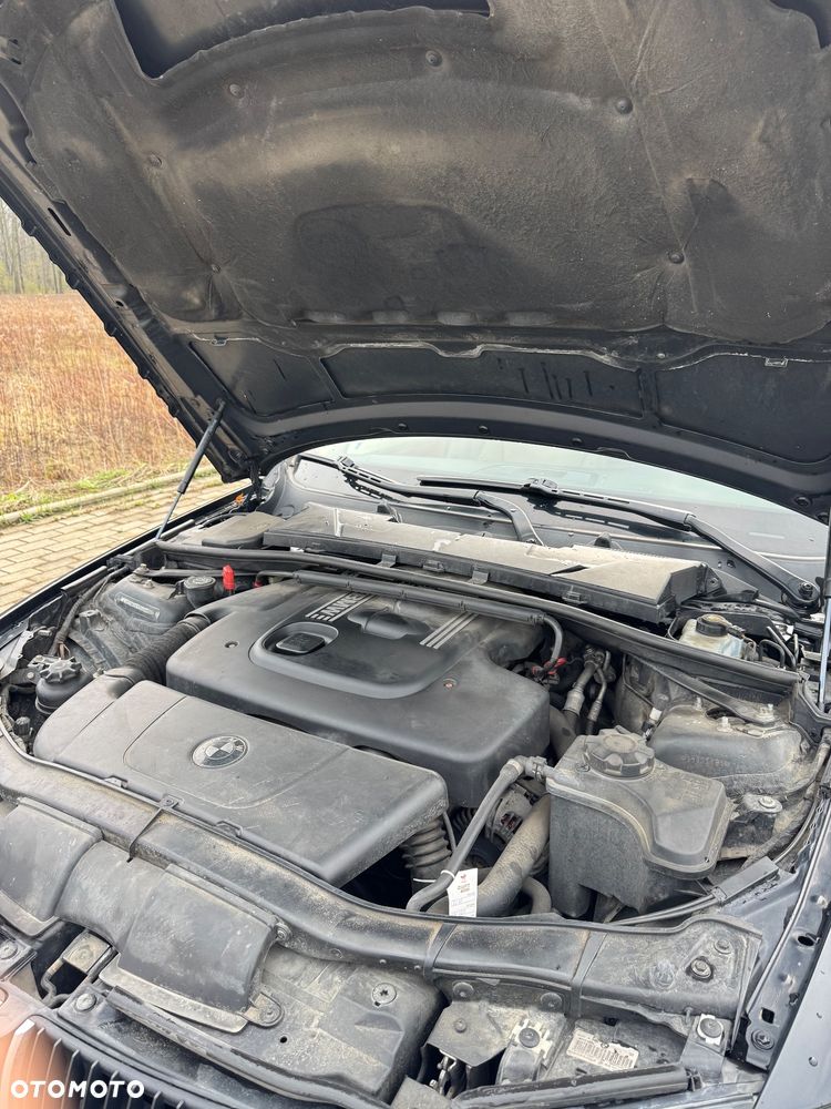 BMW Seria 3 318d - 14