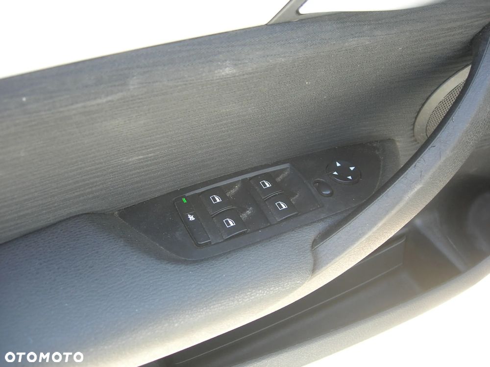 BMW X1 sDrive18d xLine - 14