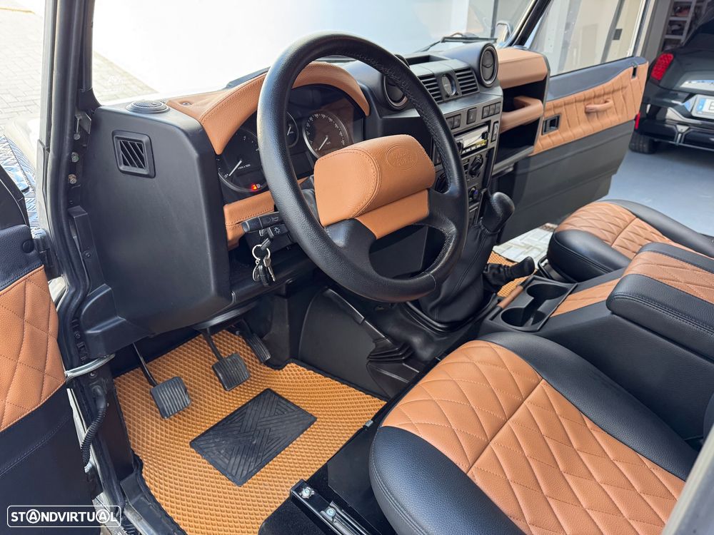 Land Rover Defender 90 Hard Top SE - 12