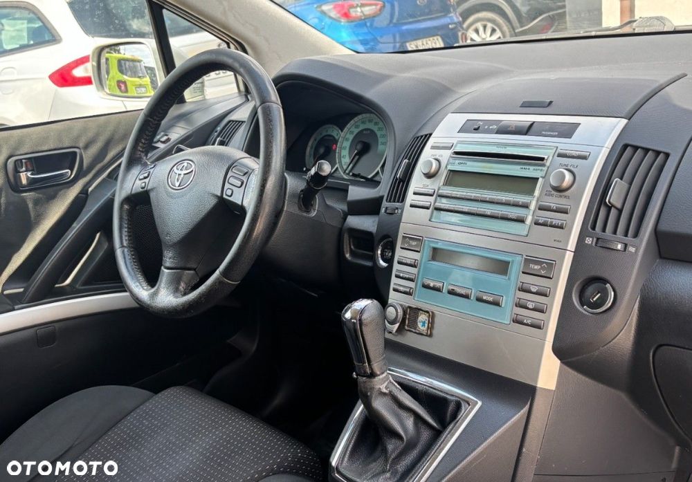 Toyota Corolla Verso - 9