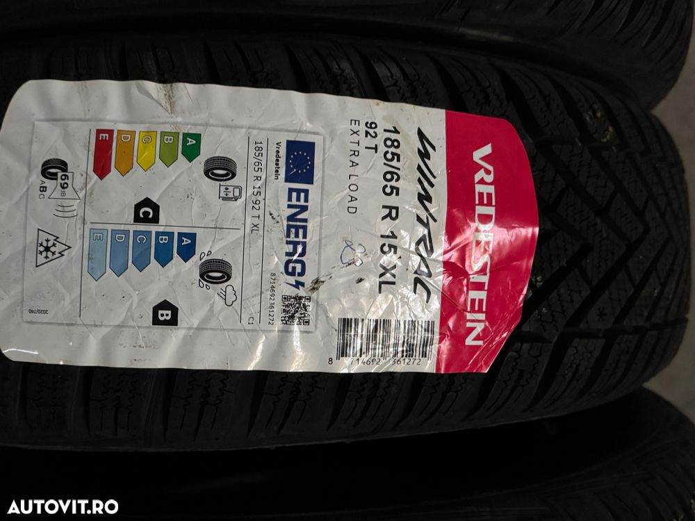 Vând 4 anvelope 185/65/15 vredestein de iarnă noi - 2