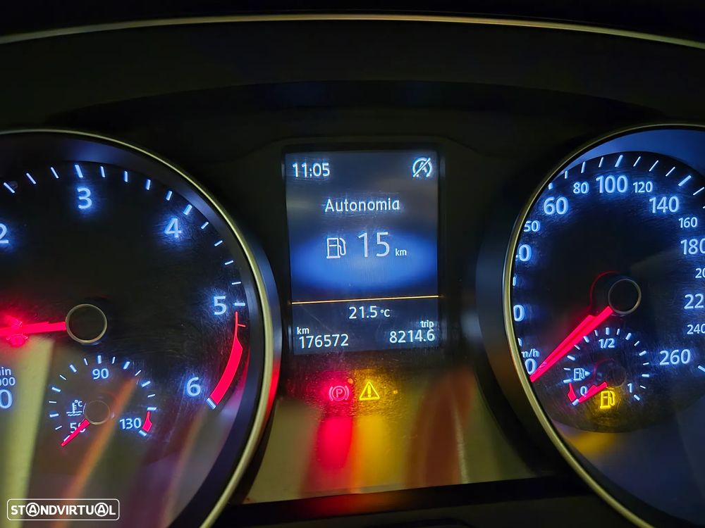 VW Passat Variant 2.0 TDI Trendline - 13