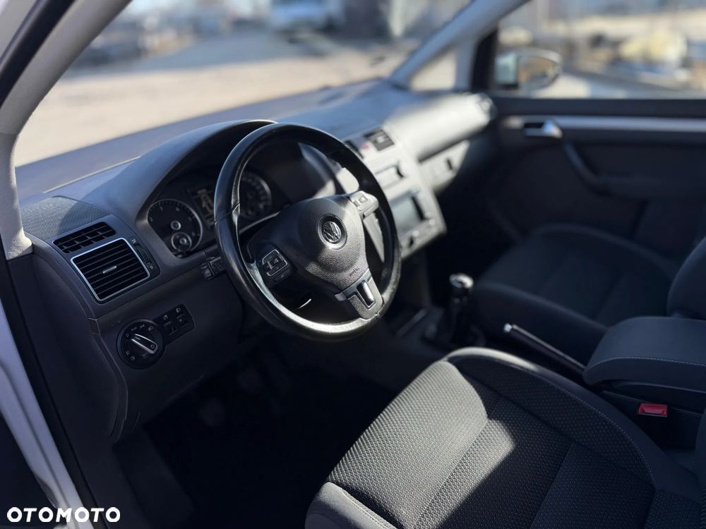 Volkswagen Touran 1.6 TDI DPF BlueMotion Technology STYLE - 12