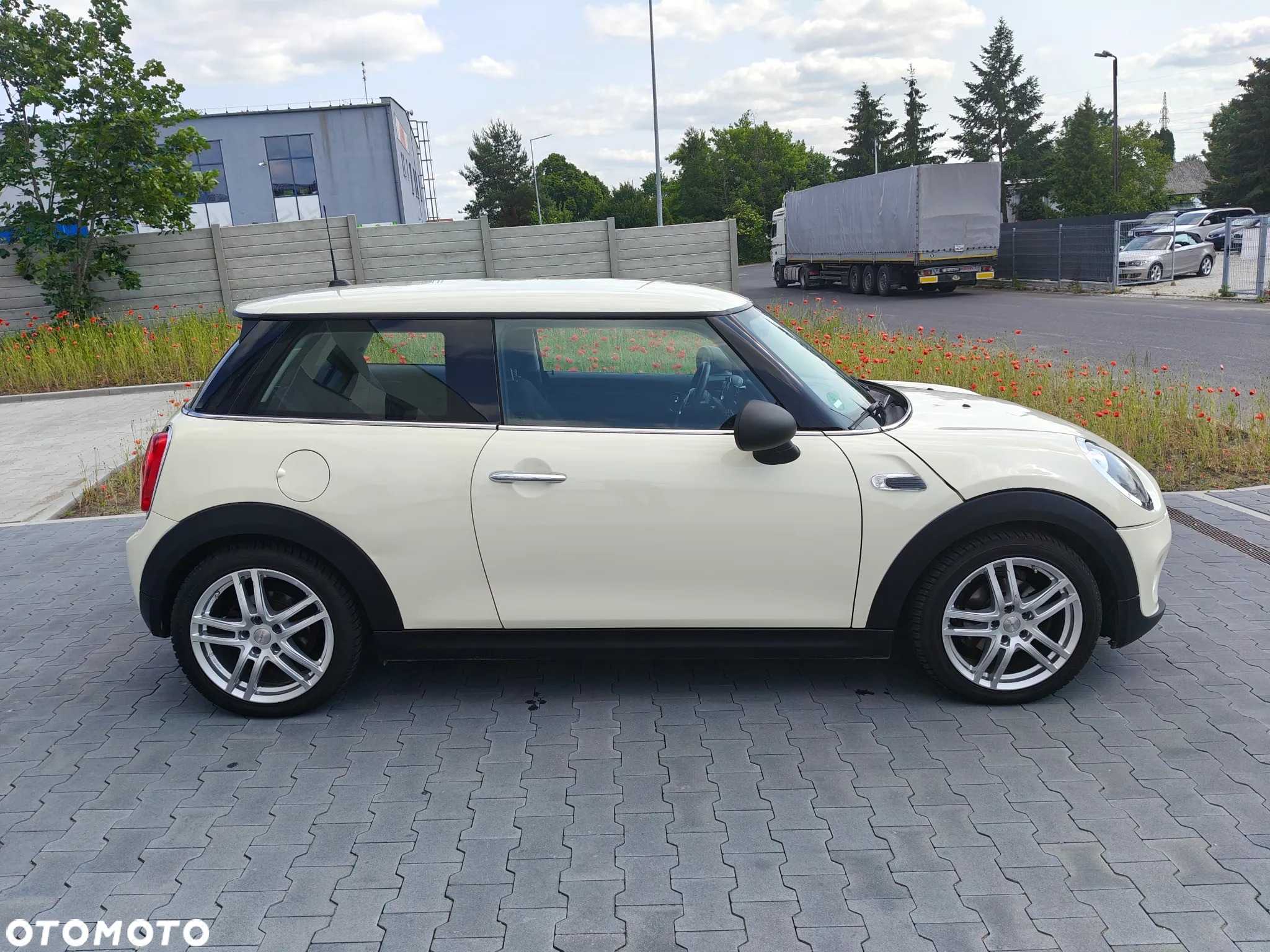 MINI ONE First - 8