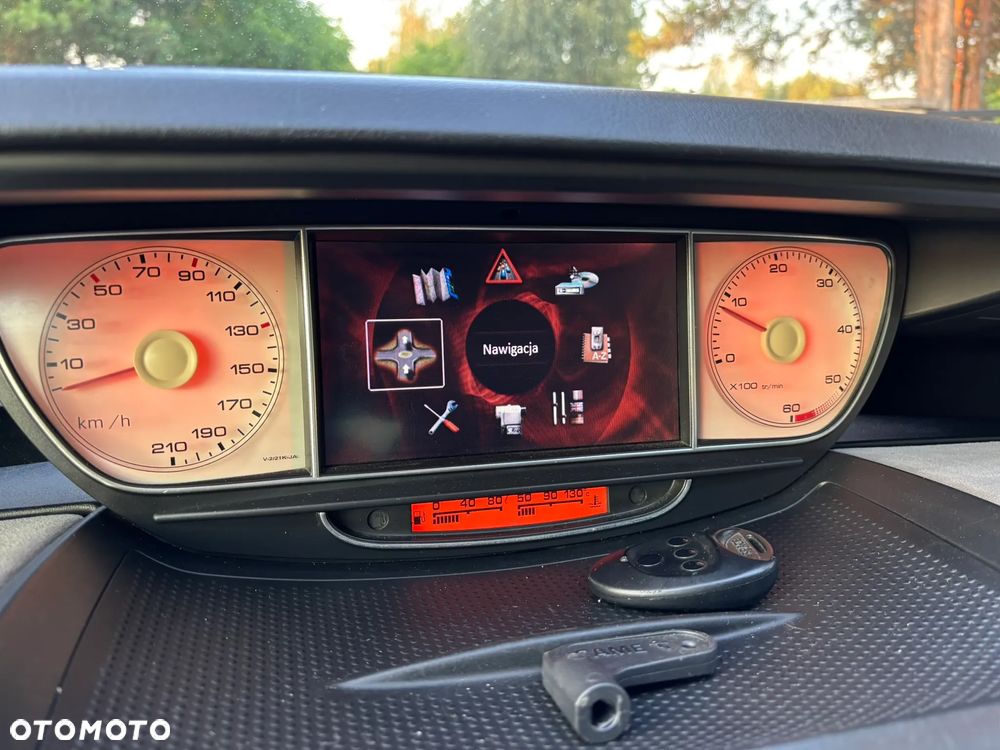 Peugeot 807 HDi 170 Bi-Turbo Automatik Platinum Pullmann - 40