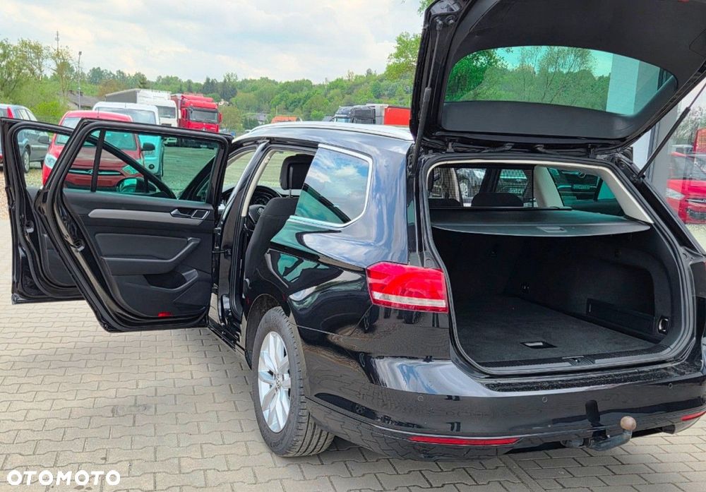 Volkswagen Passat - 31