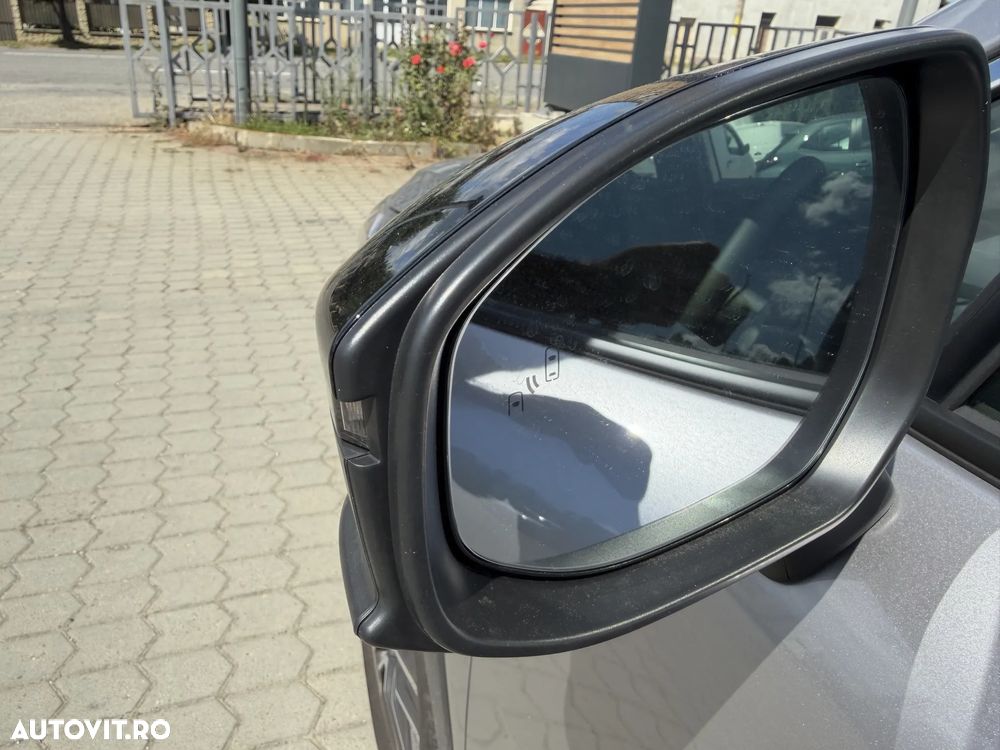 Toyota Corolla Cross - 17