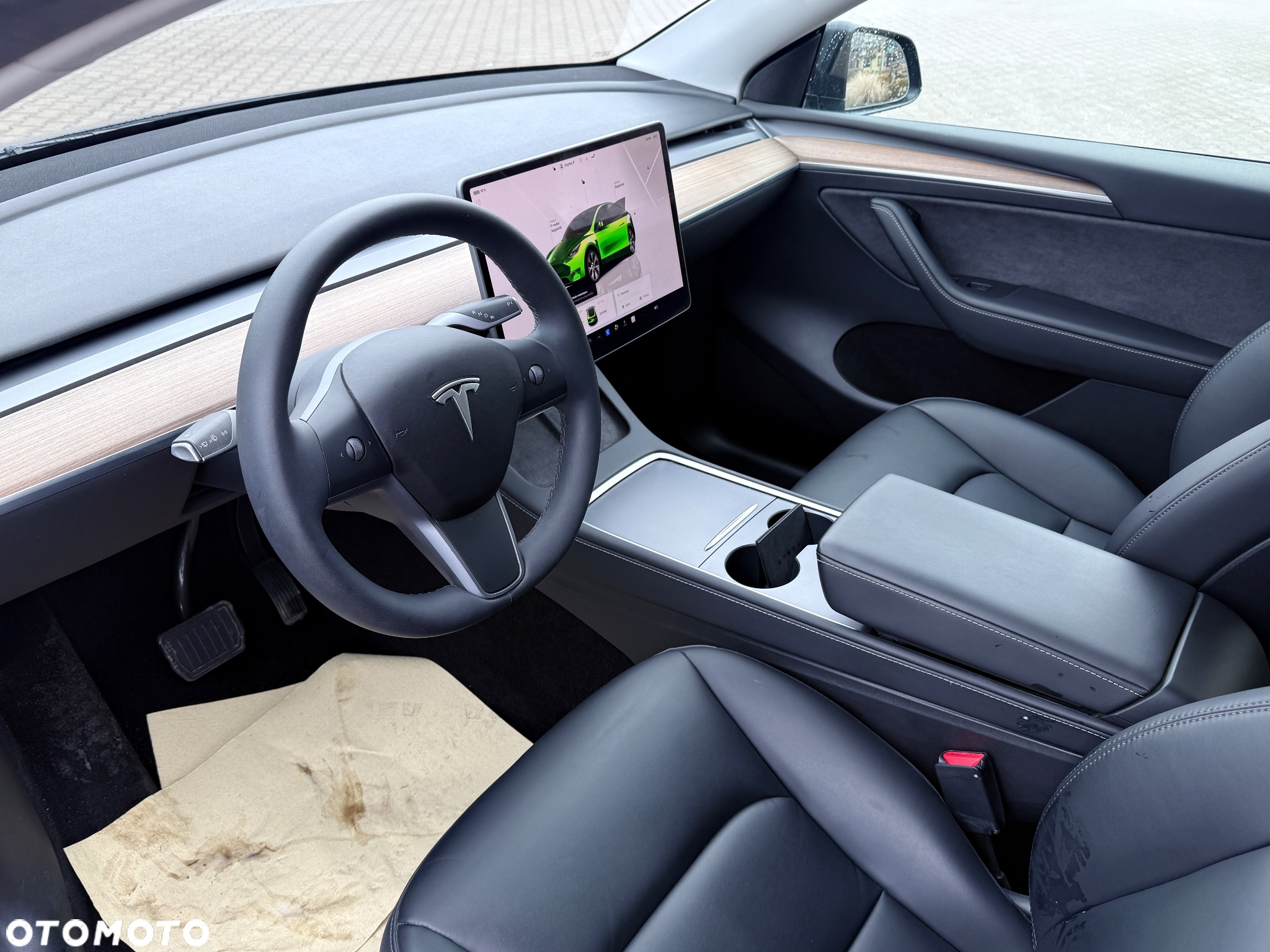Tesla Y Long Range RWD - 9