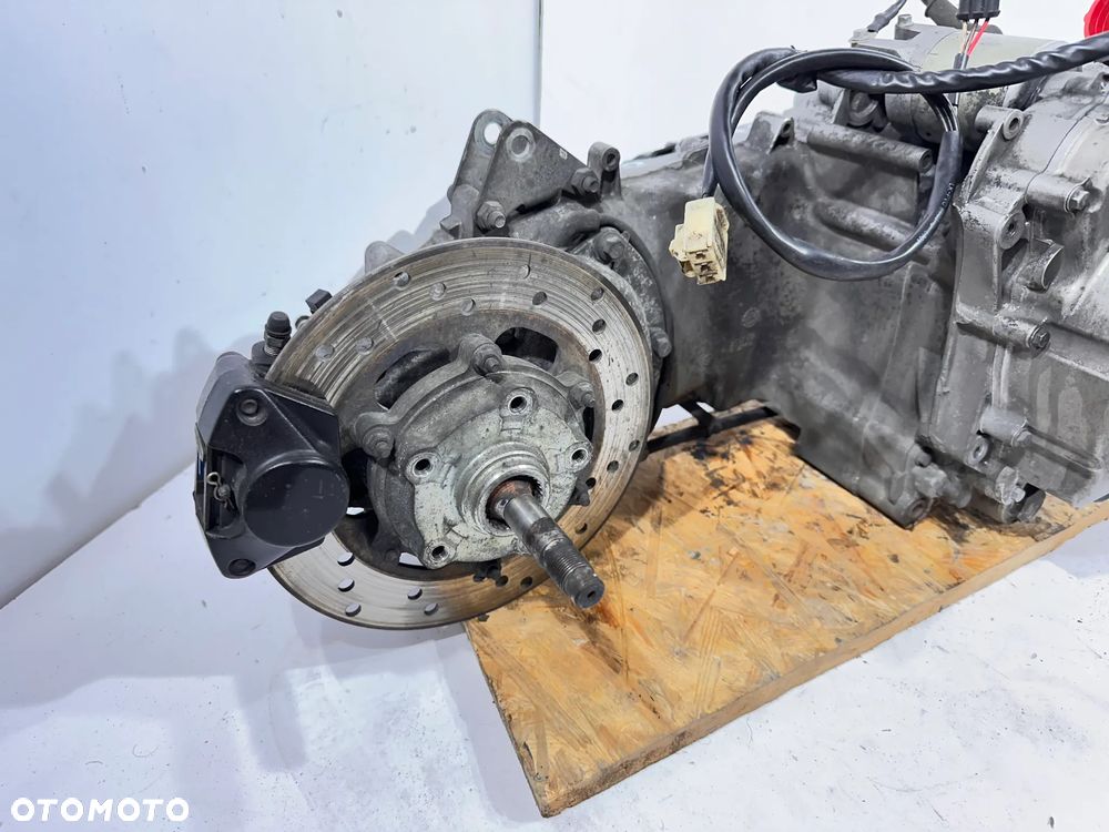 Silnik Piaggio Vespa GTS 125 - 9