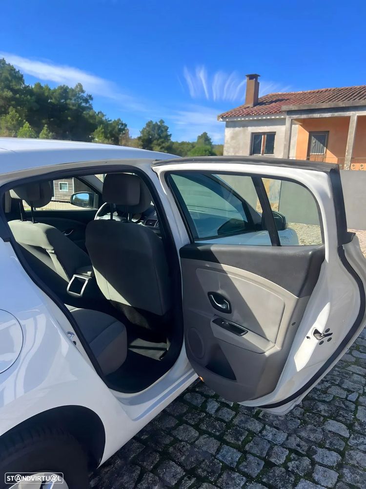 Renault Mégane 1.5 dCi Confort - 11