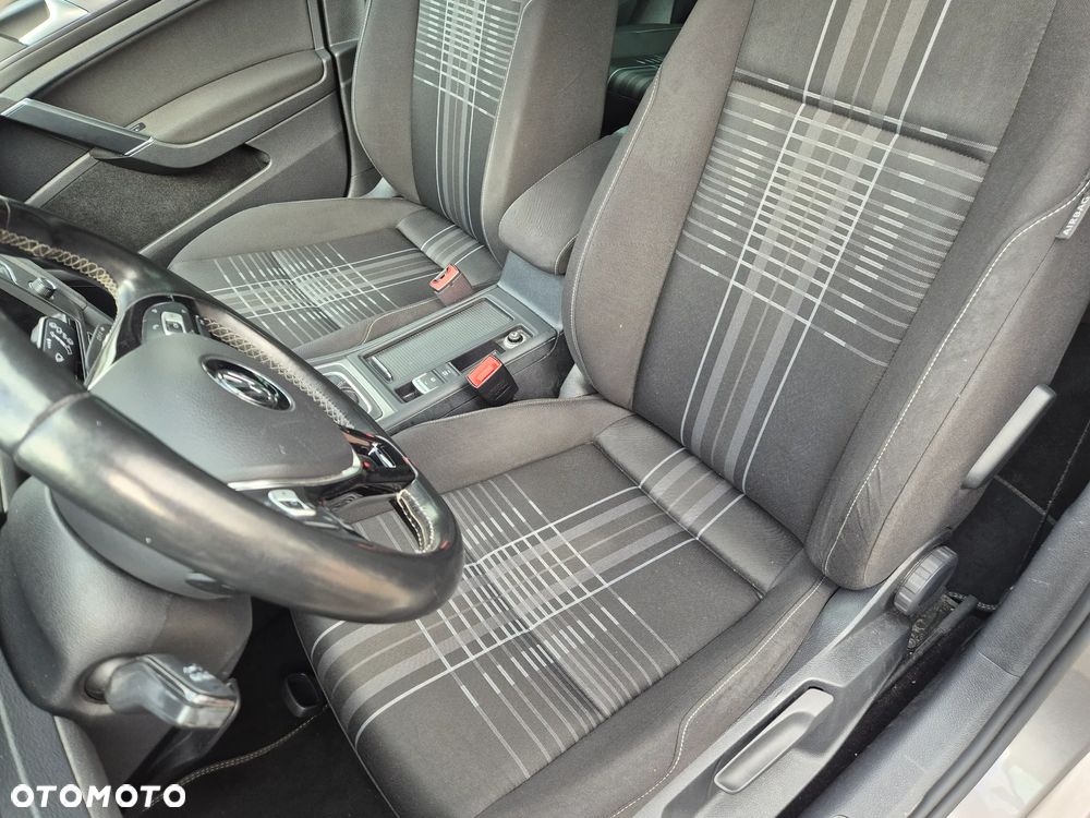 Volkswagen Golf 1.6 TDI BlueMotion Technology DSG Lounge - 7