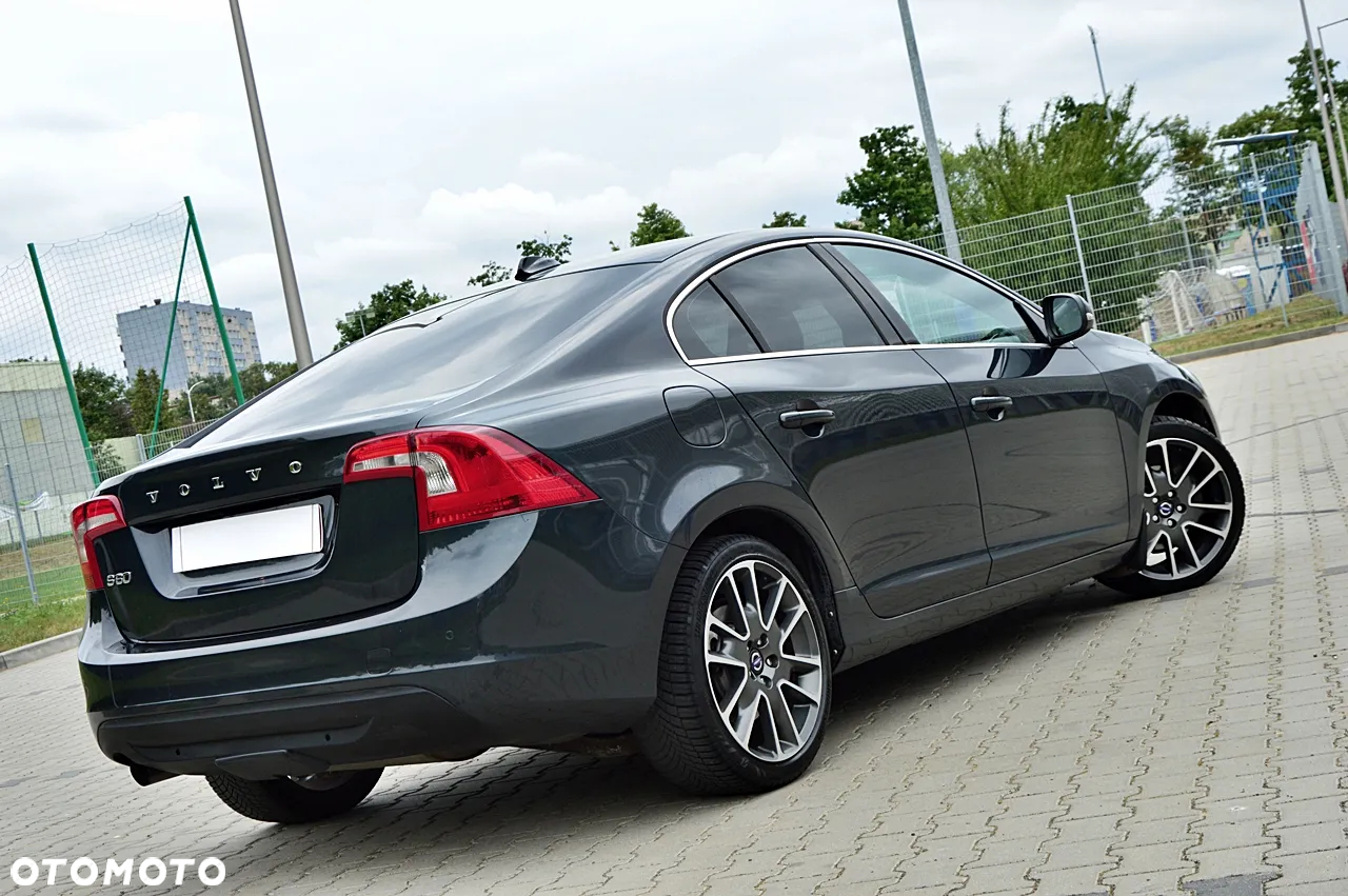 Volvo S60 D3 Momentum - 4