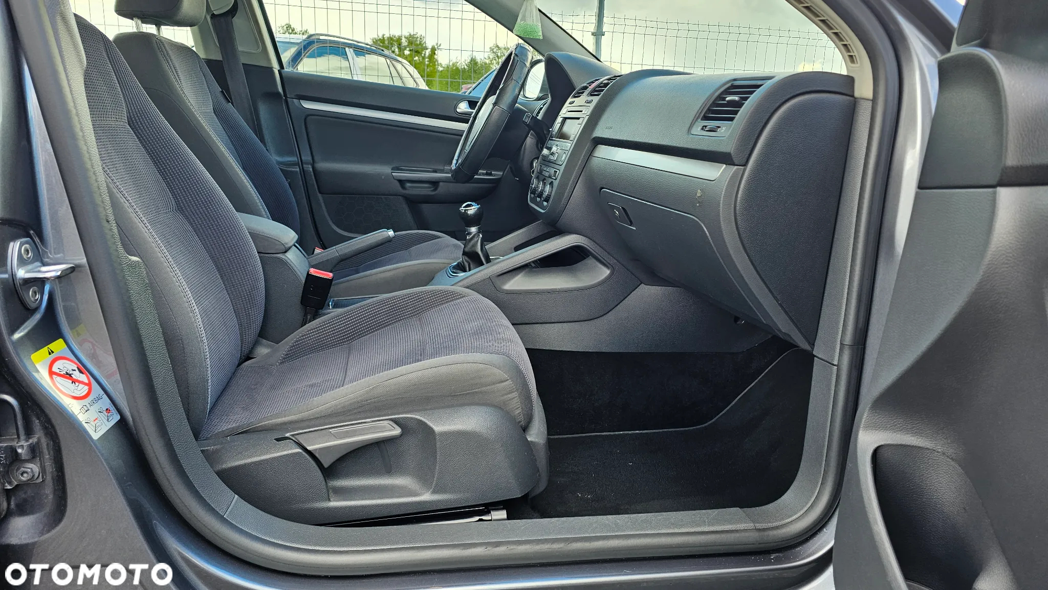 Volkswagen Jetta 1.9 TDI Comfortline - 9