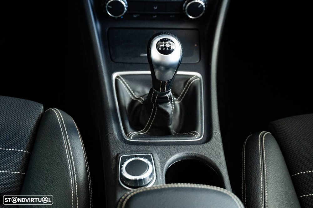 Mercedes-Benz GLA 180 d - 17