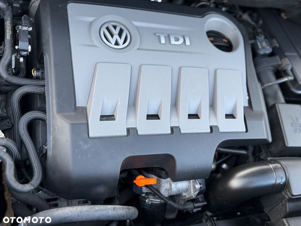 Volkswagen Touran - 4