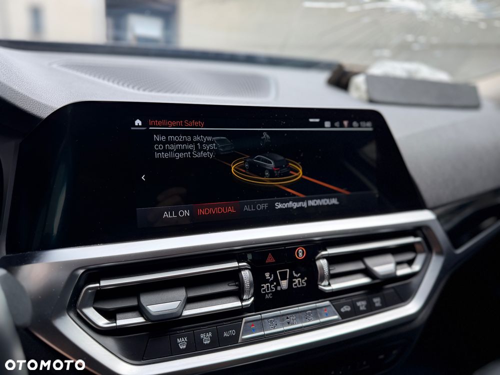 BMW Seria 3 320d xDrive - 17