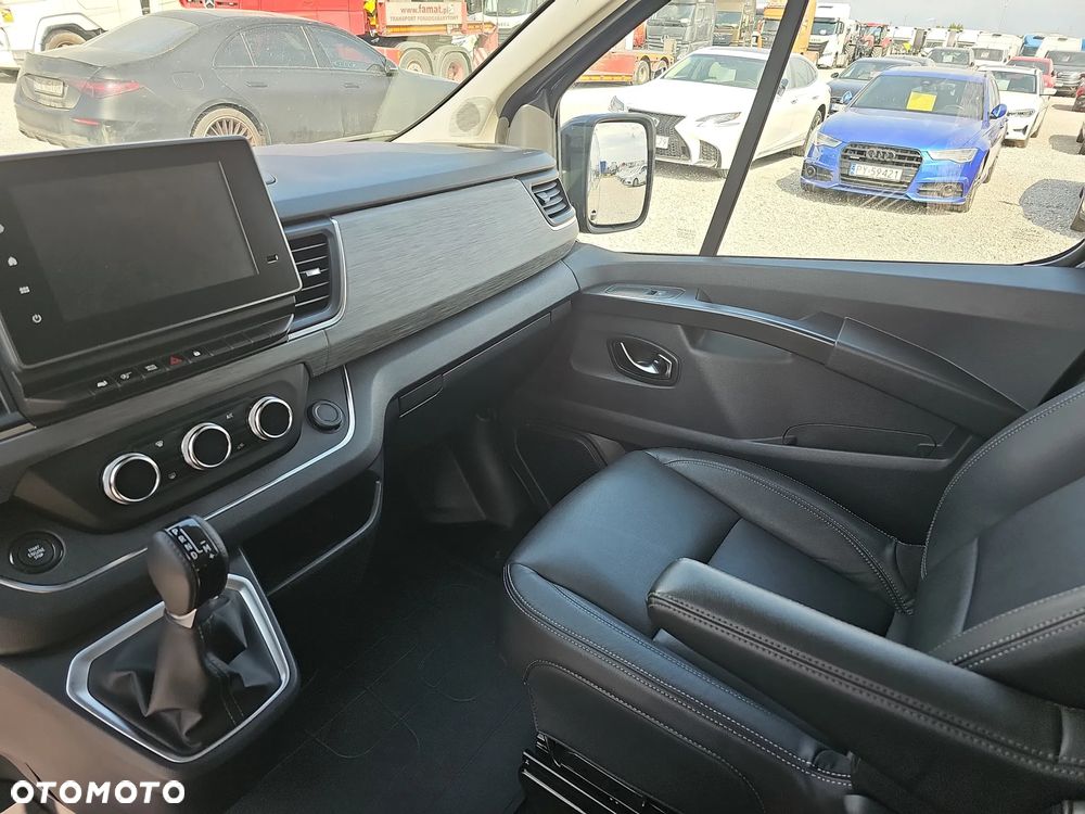 Renault Trafic Grand 2.0 dCi EDC - 16